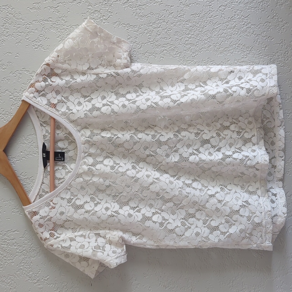 H&M short sleeve lace top